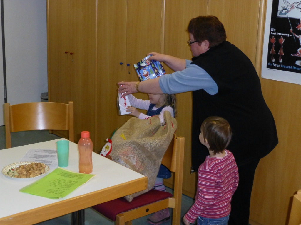 21.12.2012: Weihnachtsfeier bei den Kindern